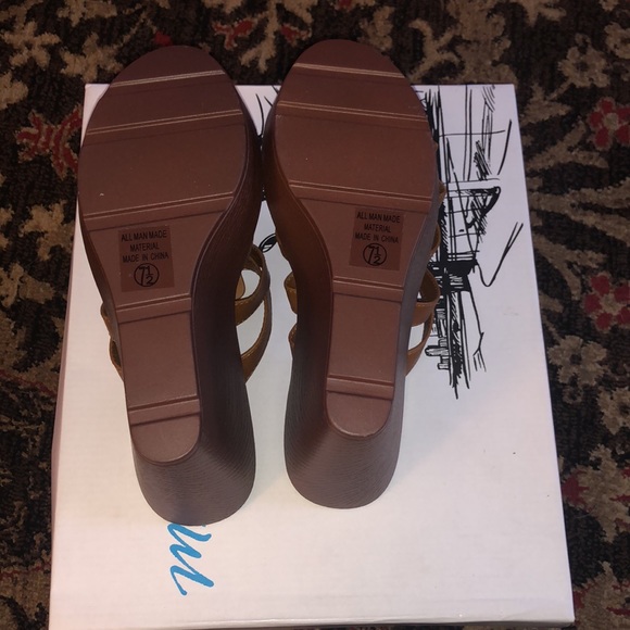 Brown wedge sandals - Picture 4 of 4